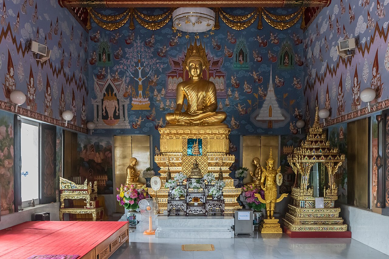 Wat Kaew Korawaram — Public Attraction