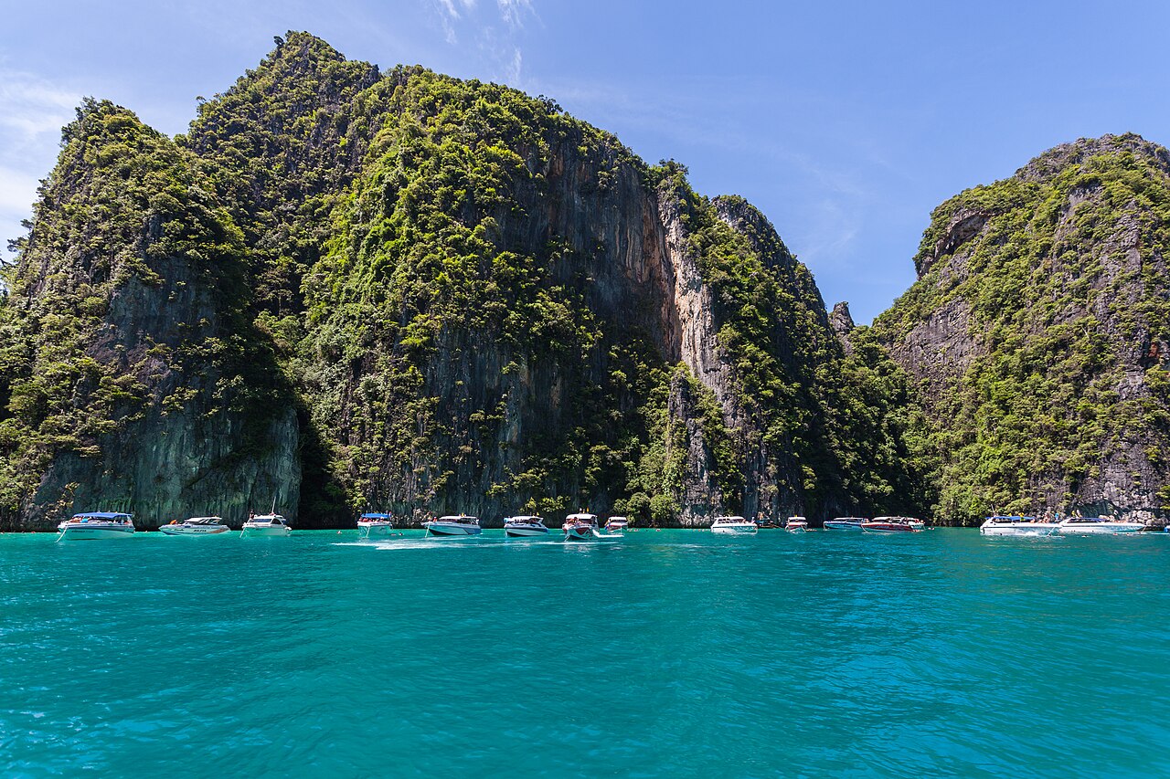 Pileh Lagoon — Public Attraction