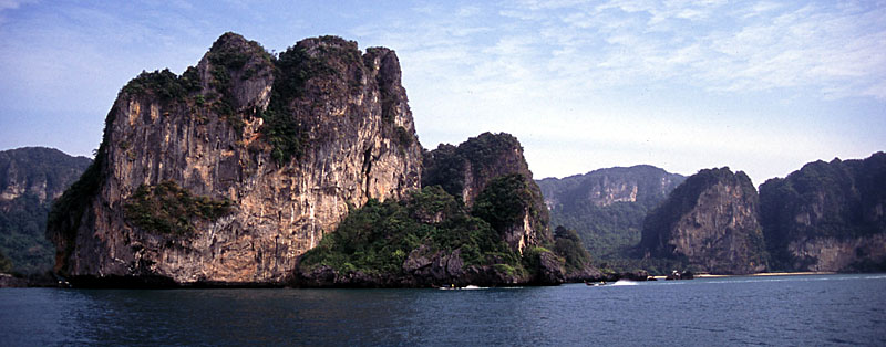 อ่าวน้ำเมา — สถานที่ท่องเที่ยวสาธารณะ