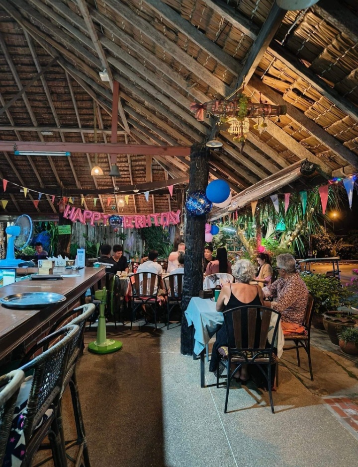 Motherhouse Bar and Restaurant