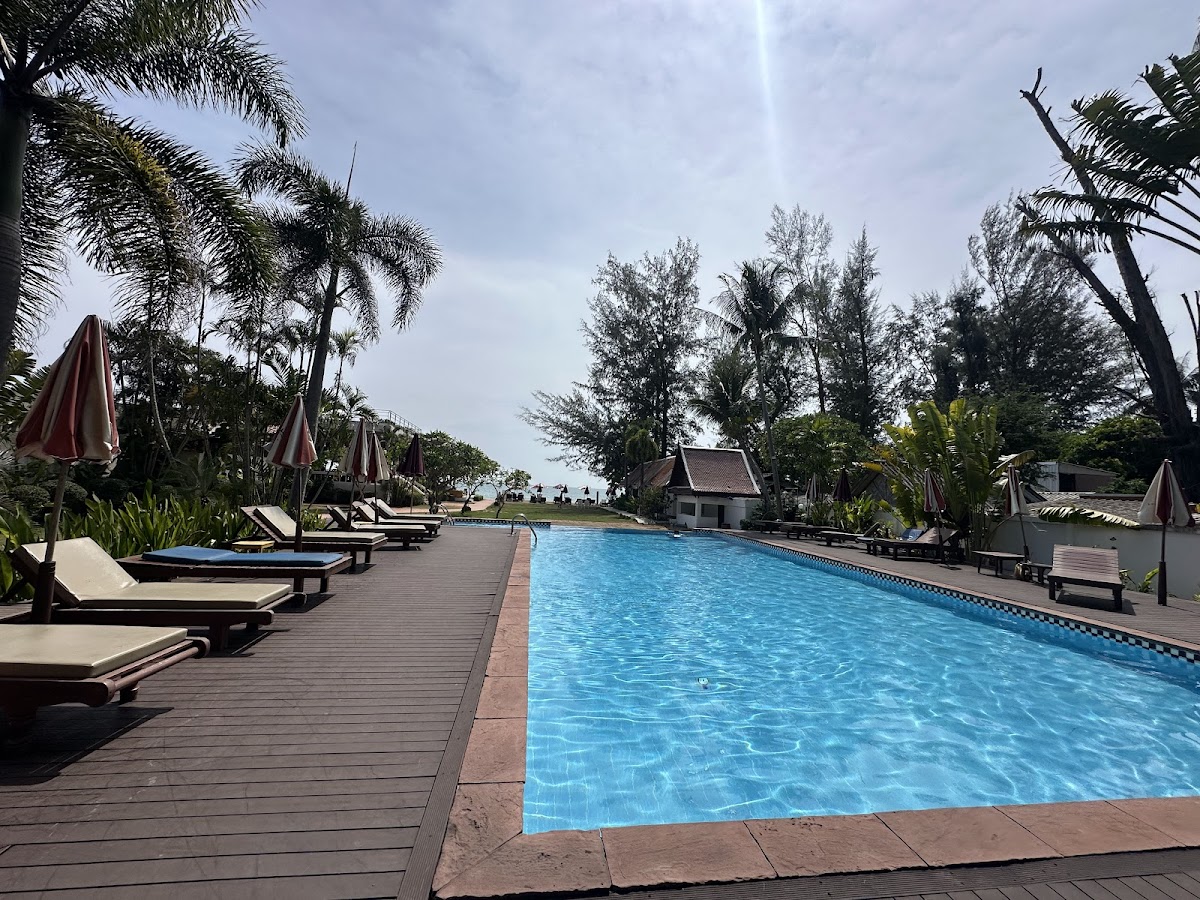 Royal Lanta Resort & Spa