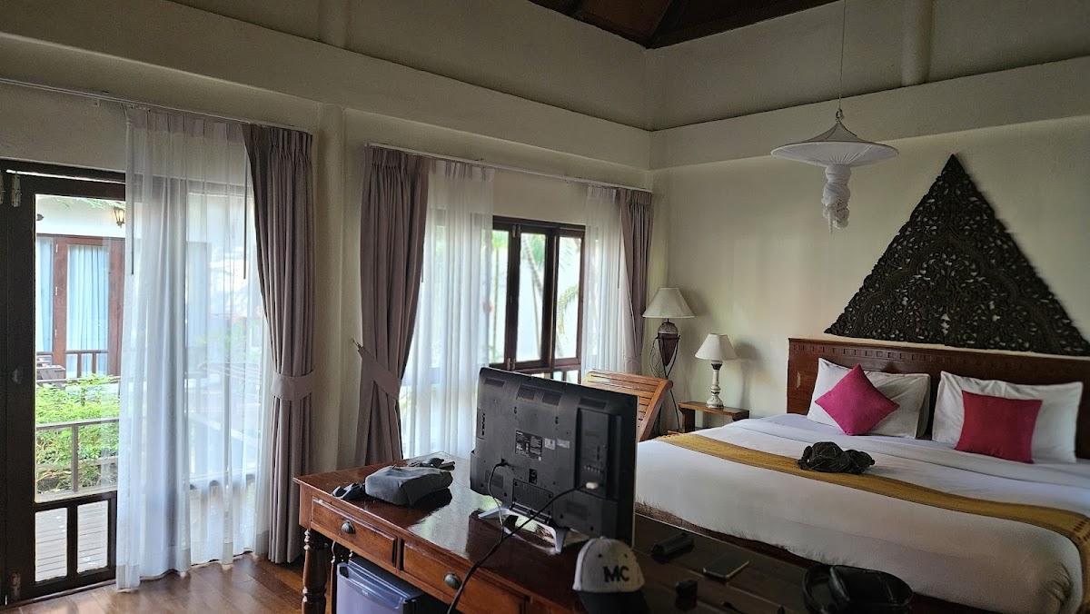 Royal Lanta Resort & Spa