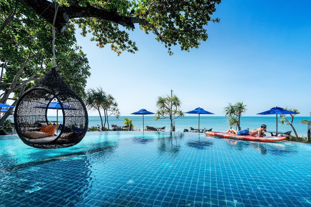 Nirvana Beach Resort And Spa