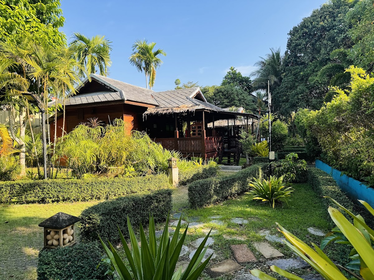 cozy garden resort and restaurant